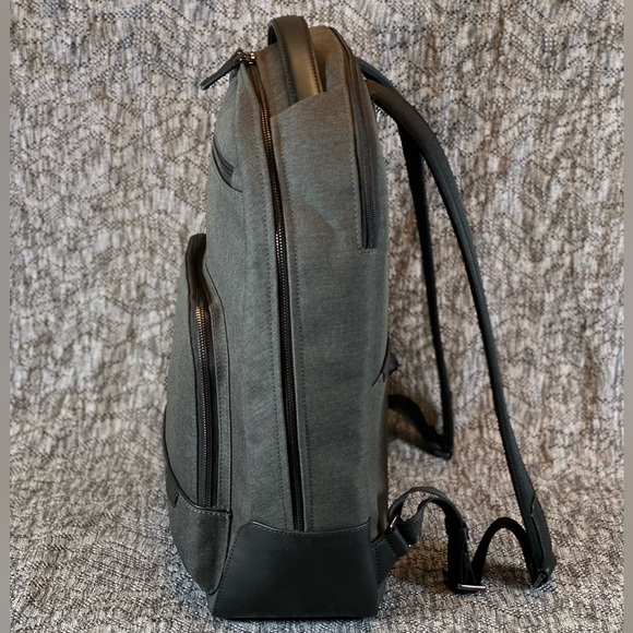 Tumi Harrison Warren Backpack Bag 142073-1374 - Picture 8 of 11